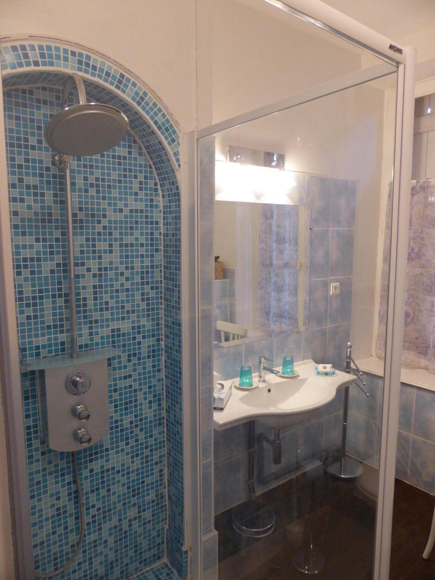 Le Chateau De Guest house